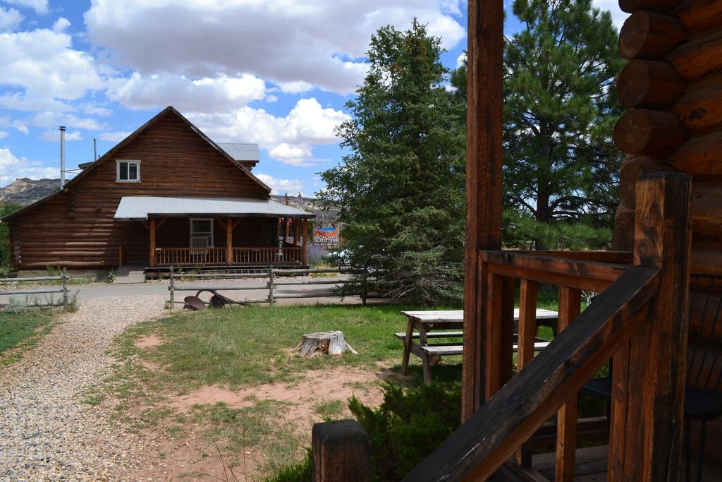 Escalante Outfitters Hotel Exterior photo